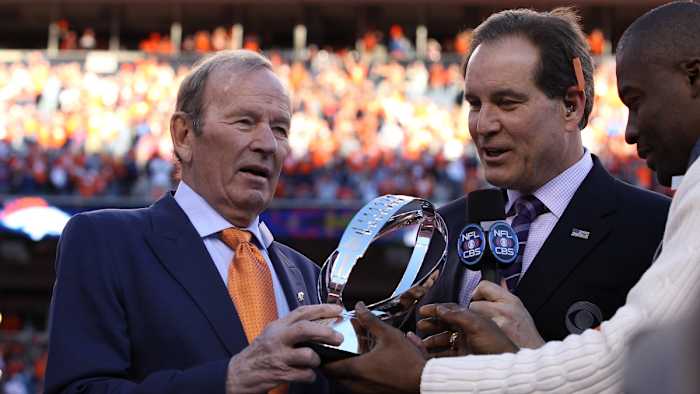 pat-bowlen-broncos.jpg